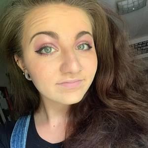 Meet your Posher, Dena